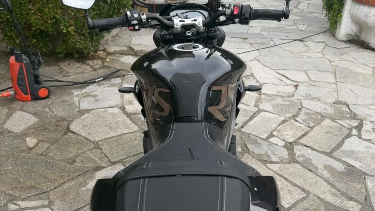 Triumph Street Triple RS (2020 - 22)  (4)