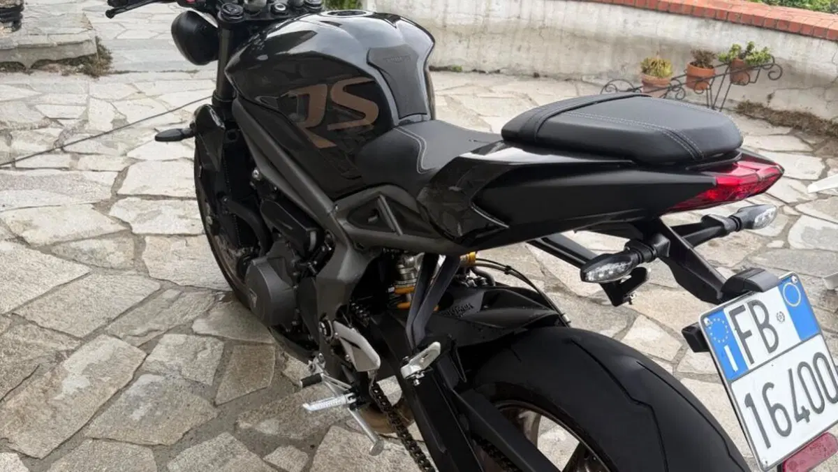 Triumph Street Triple RS (2020 - 22)  (5)