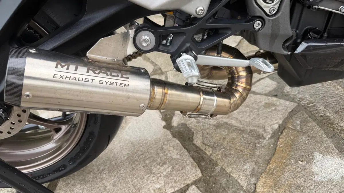 Triumph Street Triple RS (2020 - 22)  (8)