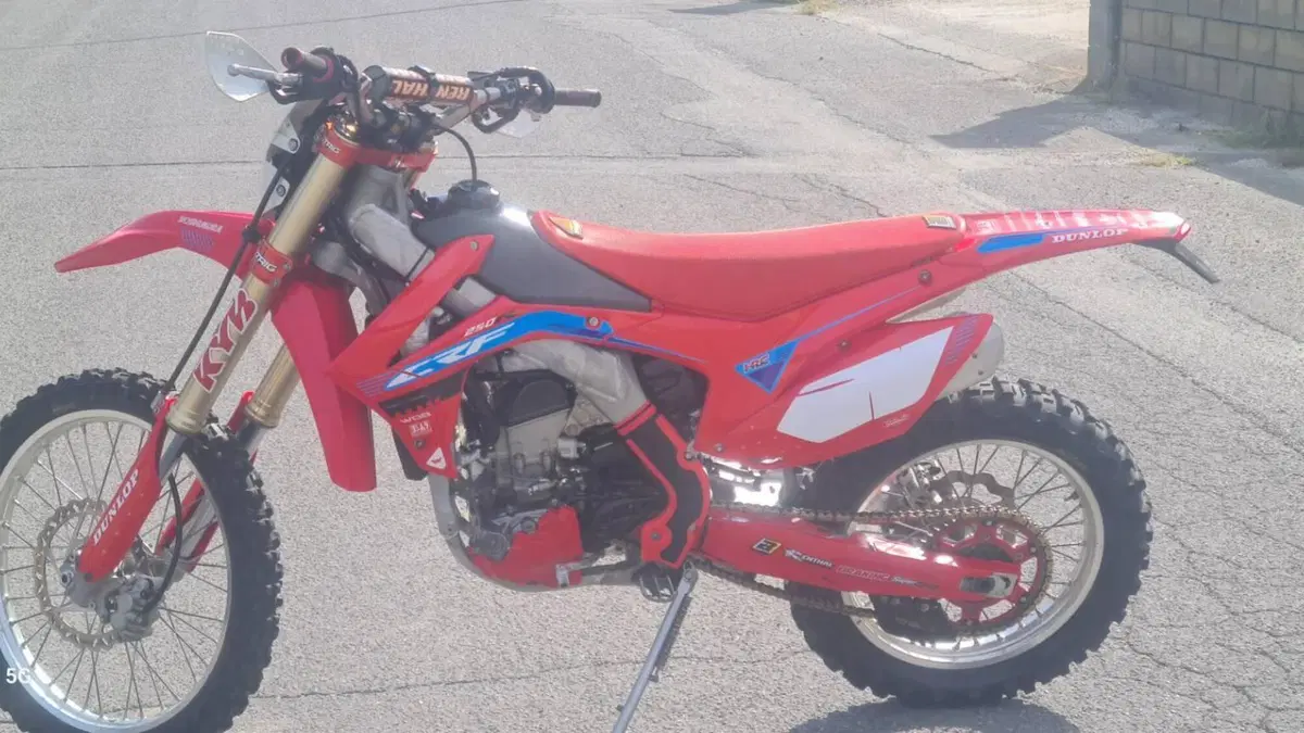 Honda CRF 250R (2017)  (2)