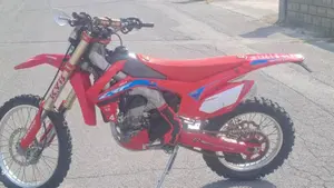 Honda CRF 250R (2017)  (2)