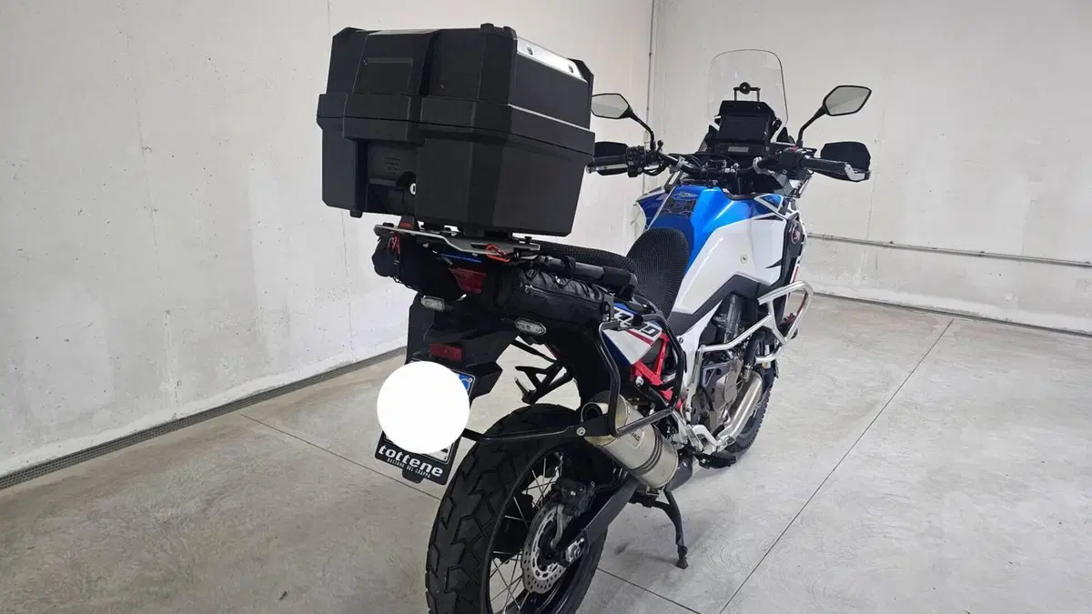 Honda Africa Twin CRF 1100L (2022 - 23)  (9)