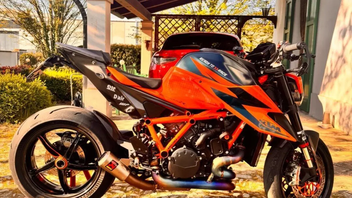 KTM 1290 Super Duke R (2021)  (2)