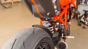 KTM 1290 Super Duke R (2021)  (3)
