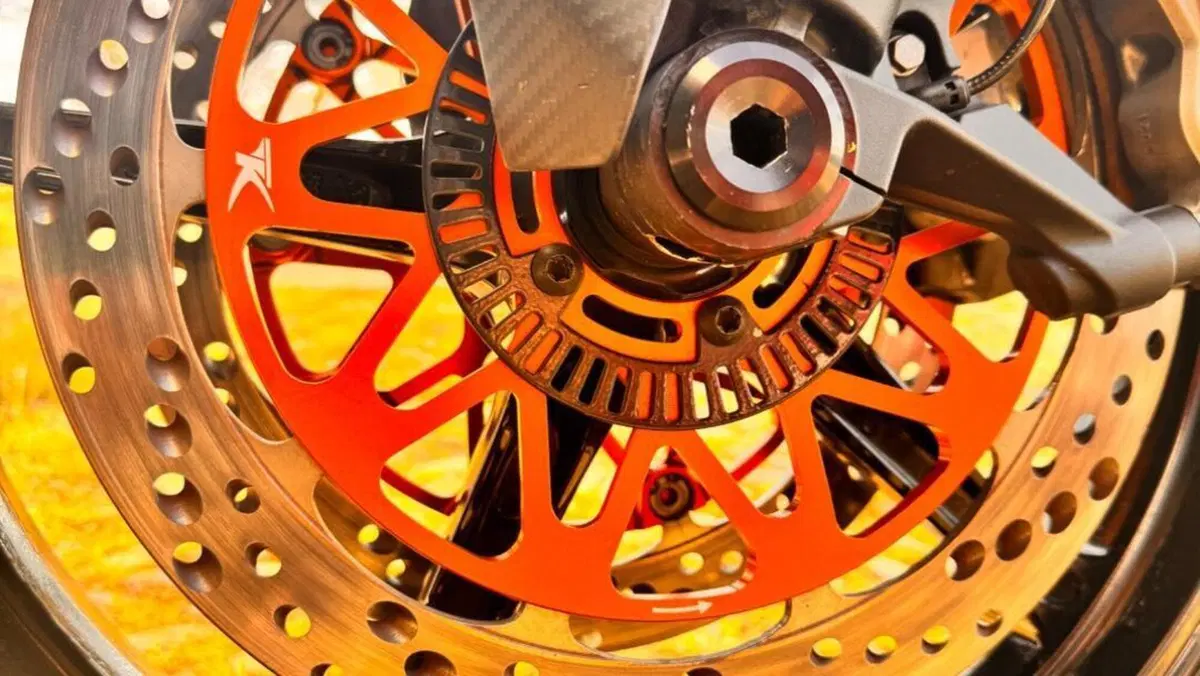 KTM 1290 Super Duke R (2021)  (5)