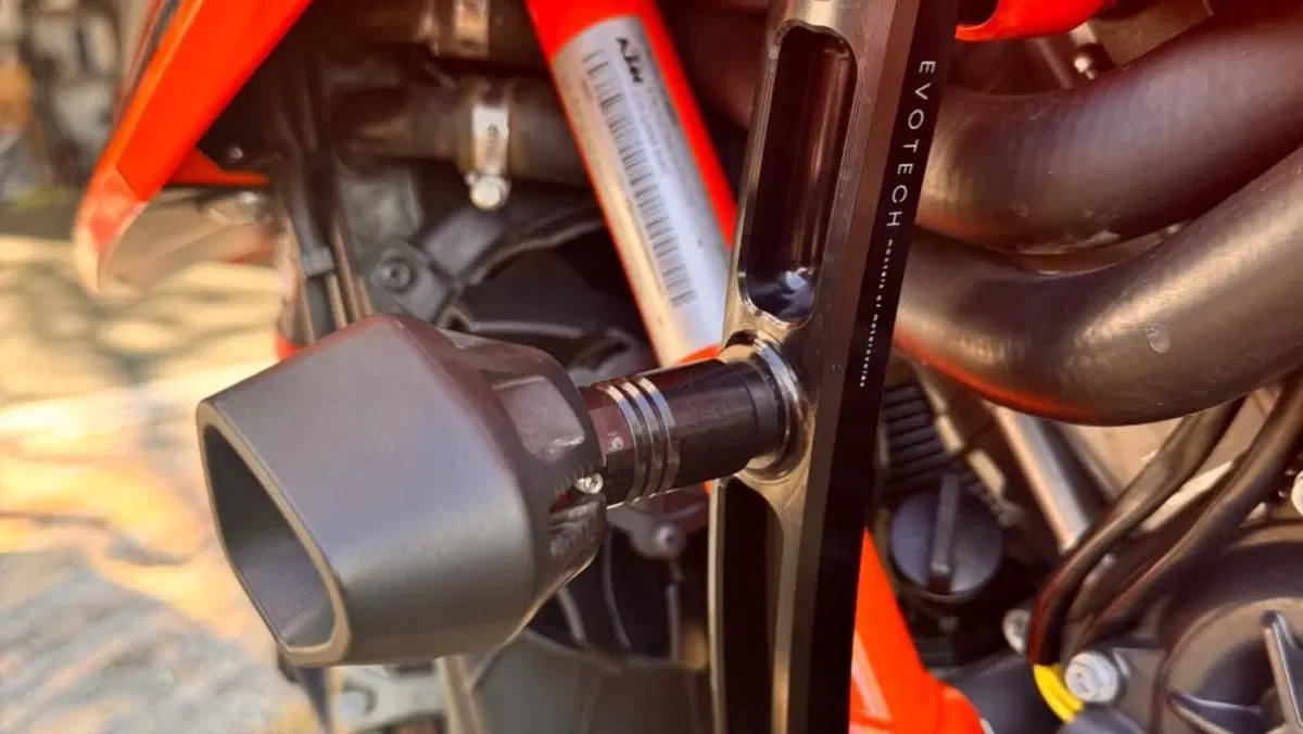 KTM 1290 Super Duke R (2021)  (10)