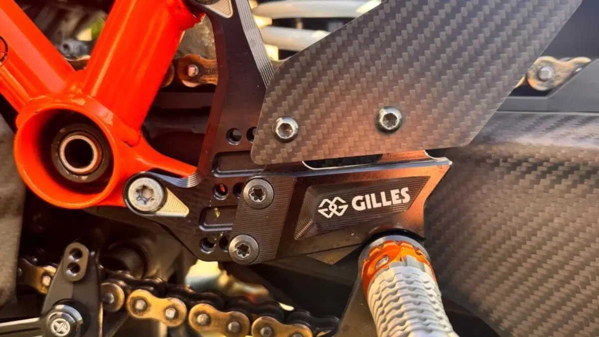 KTM 1290 Super Duke R (2021)  (14)
