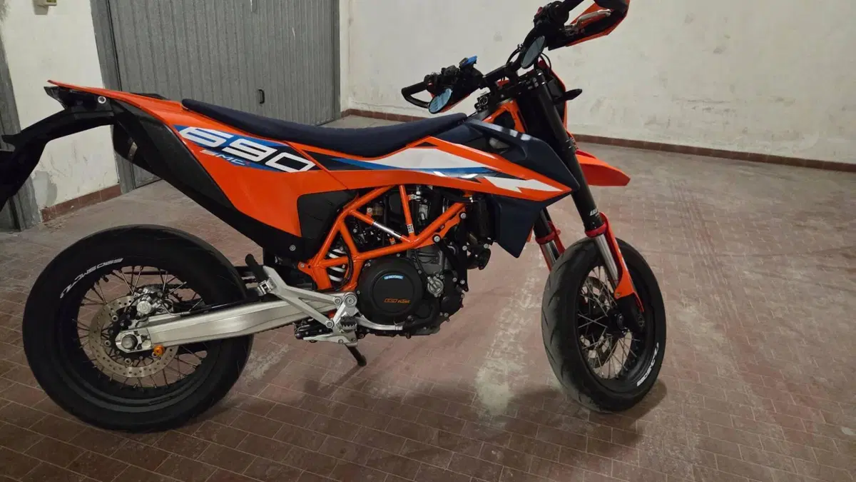 KTM 690 SMC R (2023 - 25)  (3)