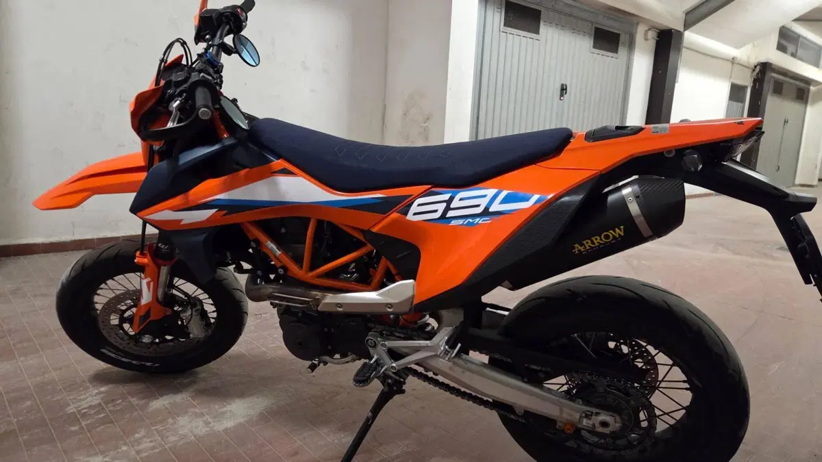 KTM 690 SMC R (2023 - 25)  (4)