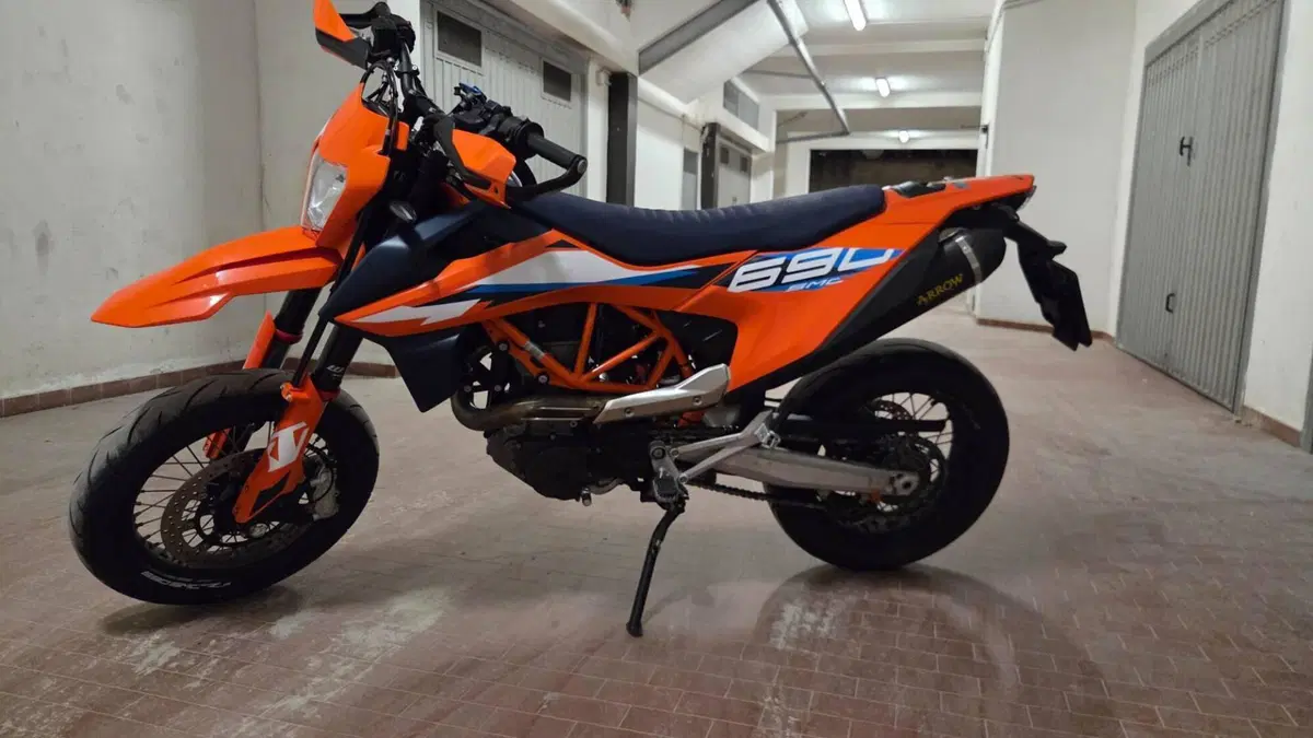 KTM 690 SMC R (2023 - 25)  (6)