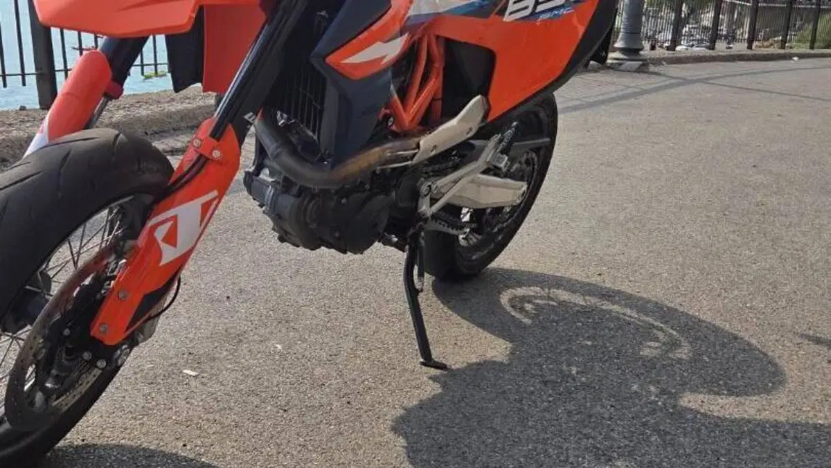 KTM 690 SMC R (2023 - 25)  (8)