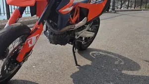 KTM 690 SMC R (2023 - 25)  (8)