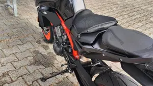 KTM 890 Duke R (2022 - 23)  (3)
