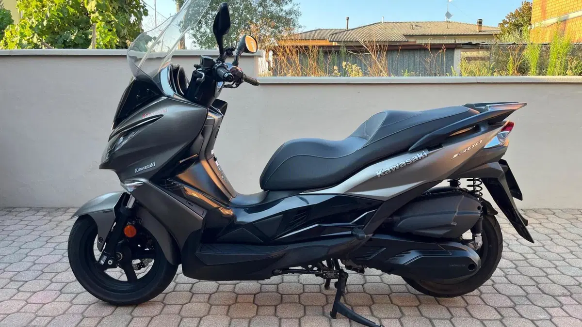 Kawasaki J 300 (2017 - 21) 