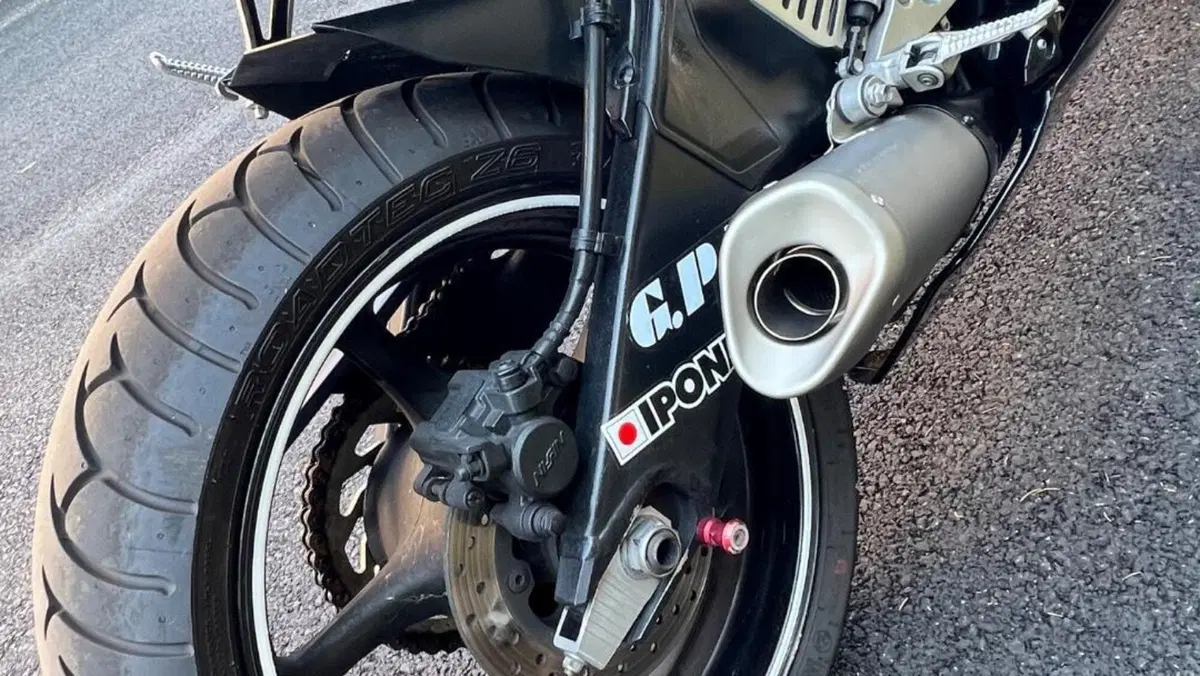 Yamaha YZF R6 (2006 - 07)  (6)