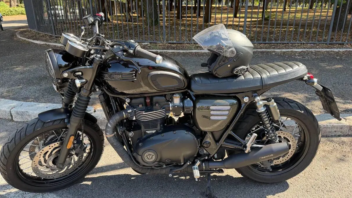 Triumph Bonneville T120 (2016 - 20)  (2)