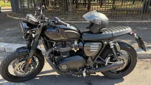 Triumph Bonneville T120 (2016 - 20)  (2)