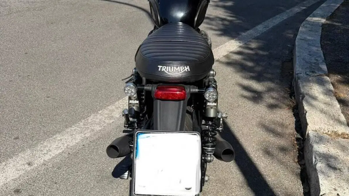 Triumph Bonneville T120 (2016 - 20)  (4)