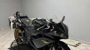 Yamaha YZF R1 (2009 - 11)  (2)