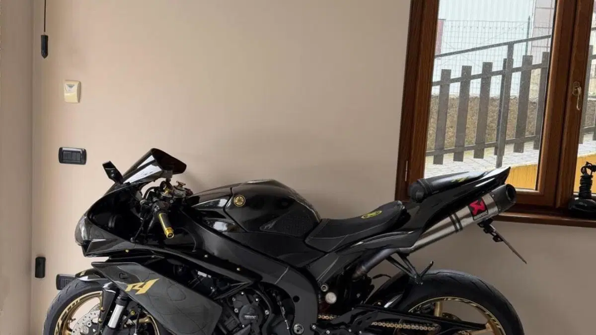 Yamaha YZF R1 (2009 - 11)  (3)