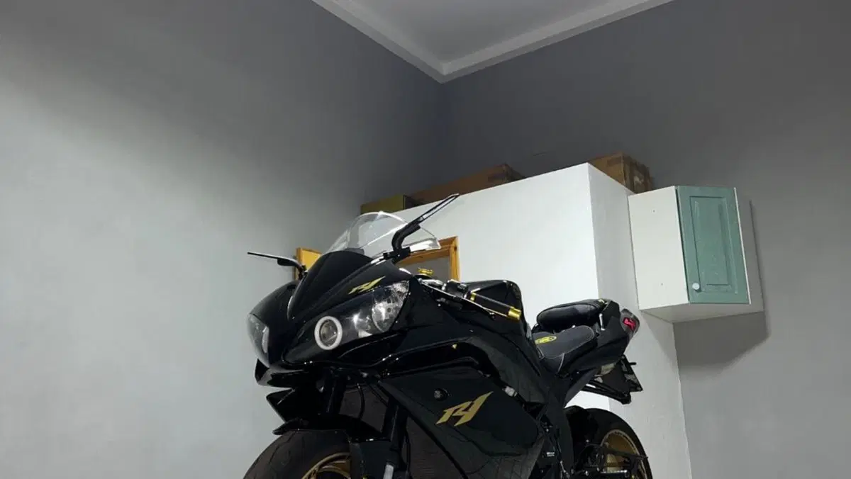 Yamaha YZF R1 (2009 - 11)  (6)