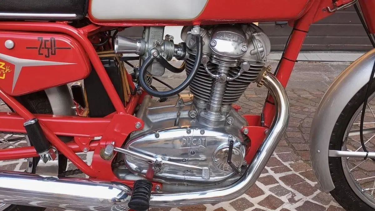 Ducati   (8)