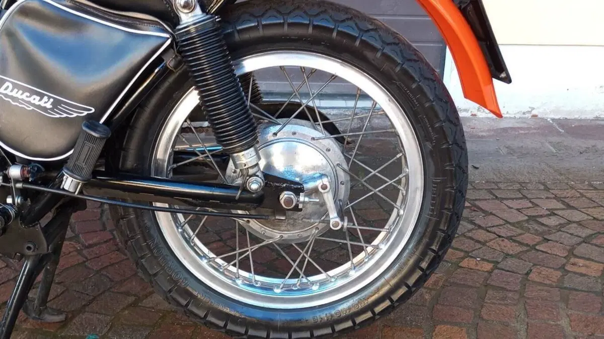 Ducati   (9)
