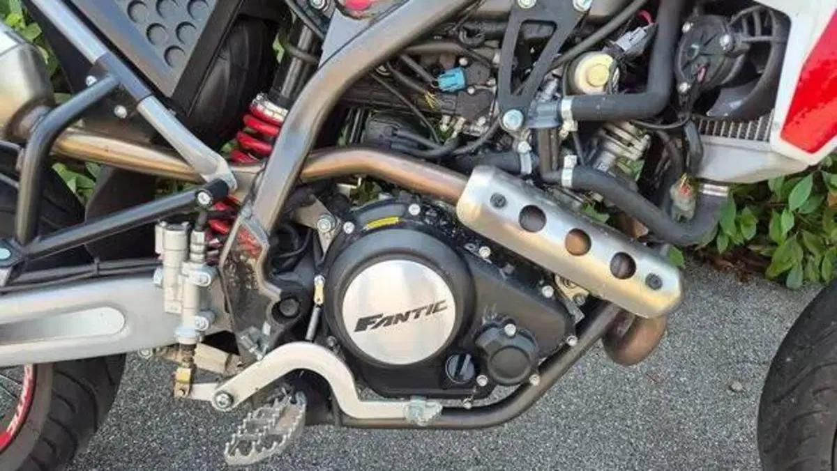 Fantic Motor XMF 125 Motard Competition 4t (2021 - 22)  (6)