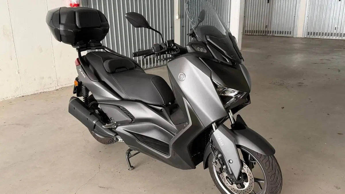 Yamaha X-Max 300 (2021 - 24)  (2)