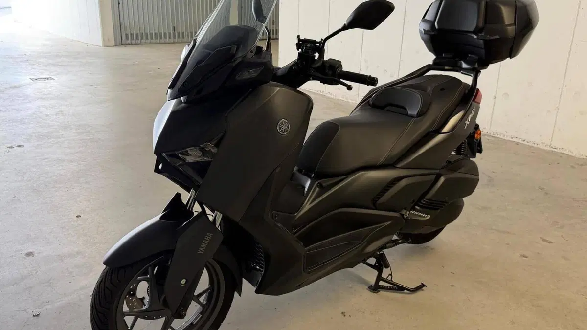 Yamaha X-Max 300 (2021 - 24)  (3)