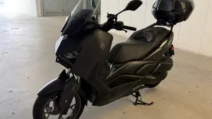 Yamaha X-Max 300 (2021 - 24)  (3)