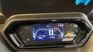 Yamaha X-Max 300 (2021 - 24)  (4)