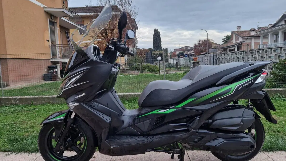 Kawasaki J 300 (2017 - 21) 