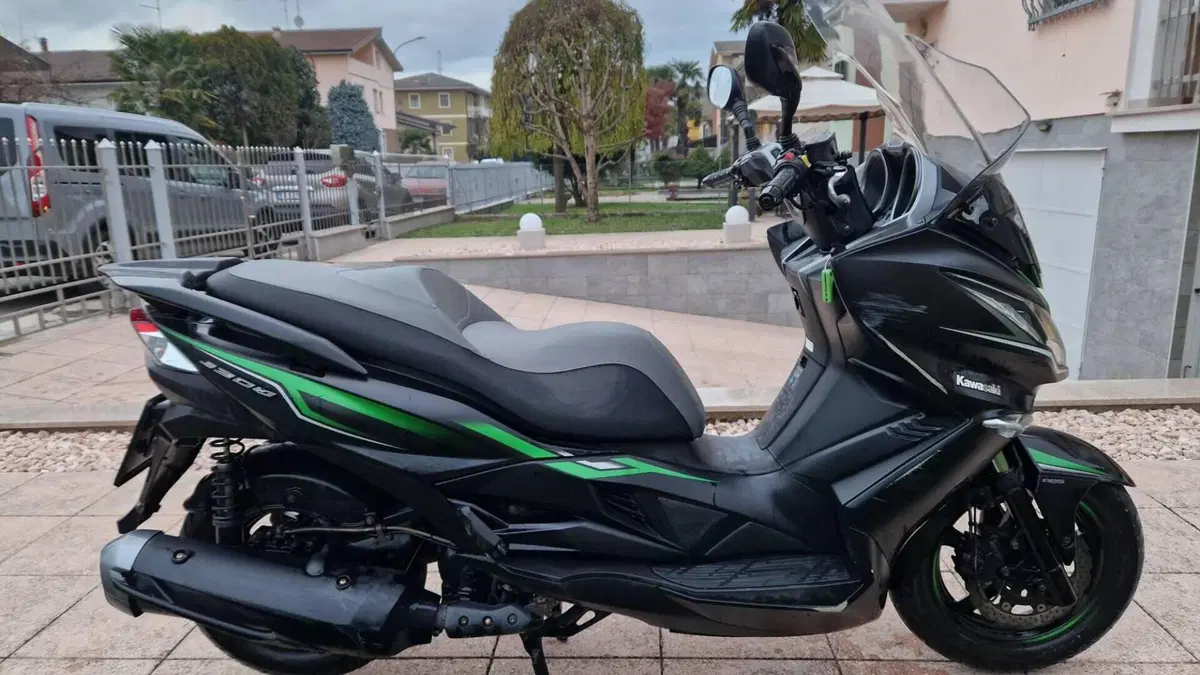 Kawasaki J 300 (2017 - 21)  (3)