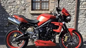 Triumph Street Triple R (2009 - 12)  (2)