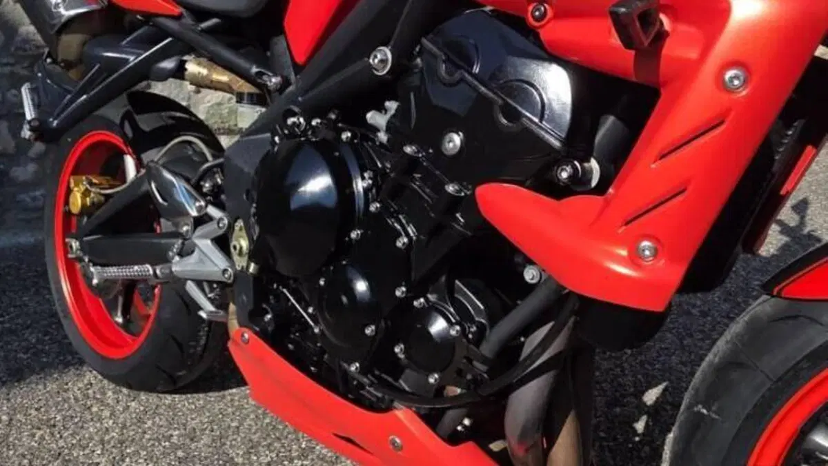 Triumph Street Triple R (2009 - 12)  (3)