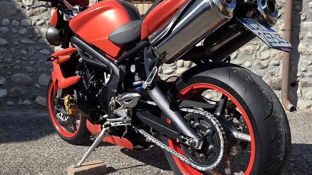 Triumph Street Triple R (2009 - 12)  (4)