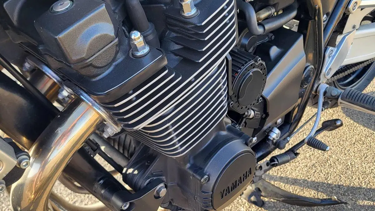 Yamaha XJR 1300 (2006 - 14)  (2)