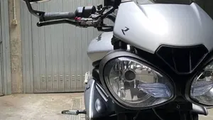 Triumph Street Triple R (2017 - 20)  (4)