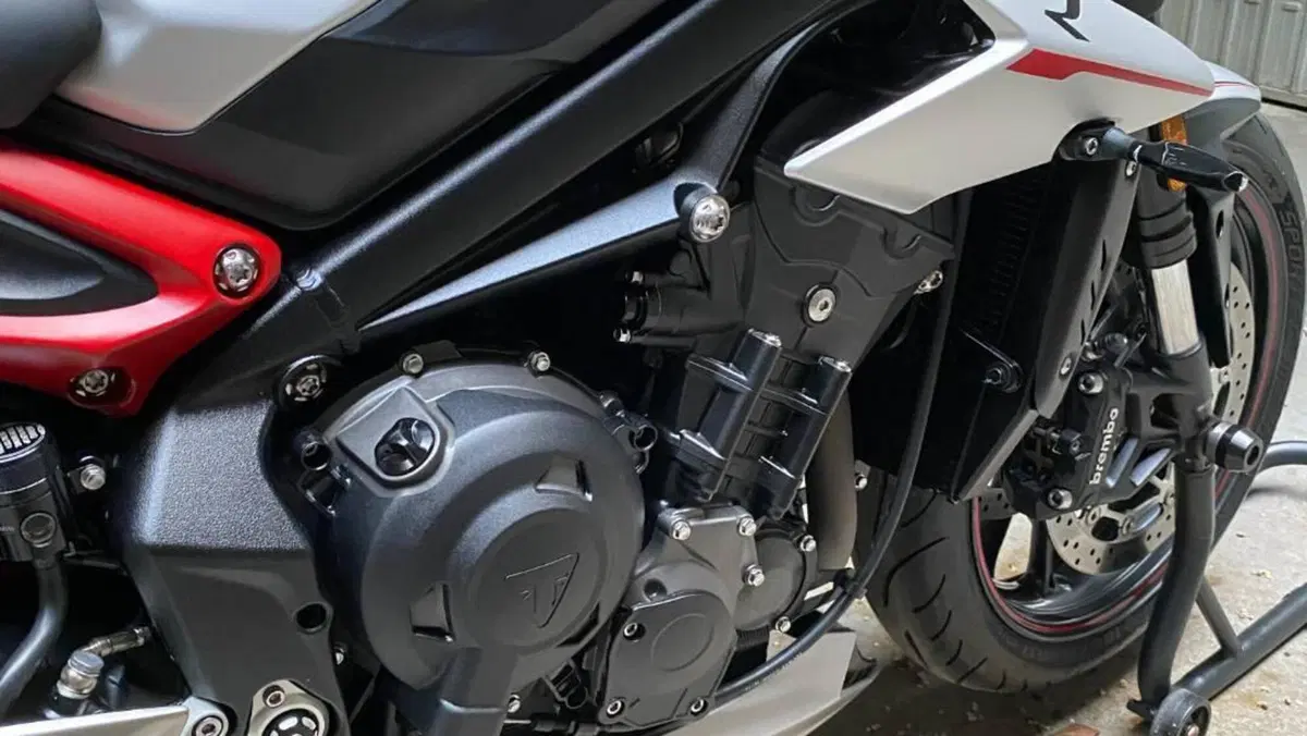 Triumph Street Triple R (2017 - 20)  (9)