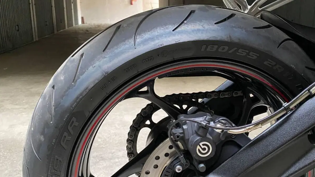 Triumph Street Triple R (2017 - 20)  (16)