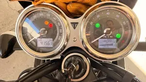 Triumph Bonneville T120 (2016 - 20)  (2)