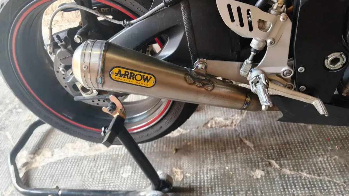 Suzuki GSX R 750 (2006 - 07)  (9)