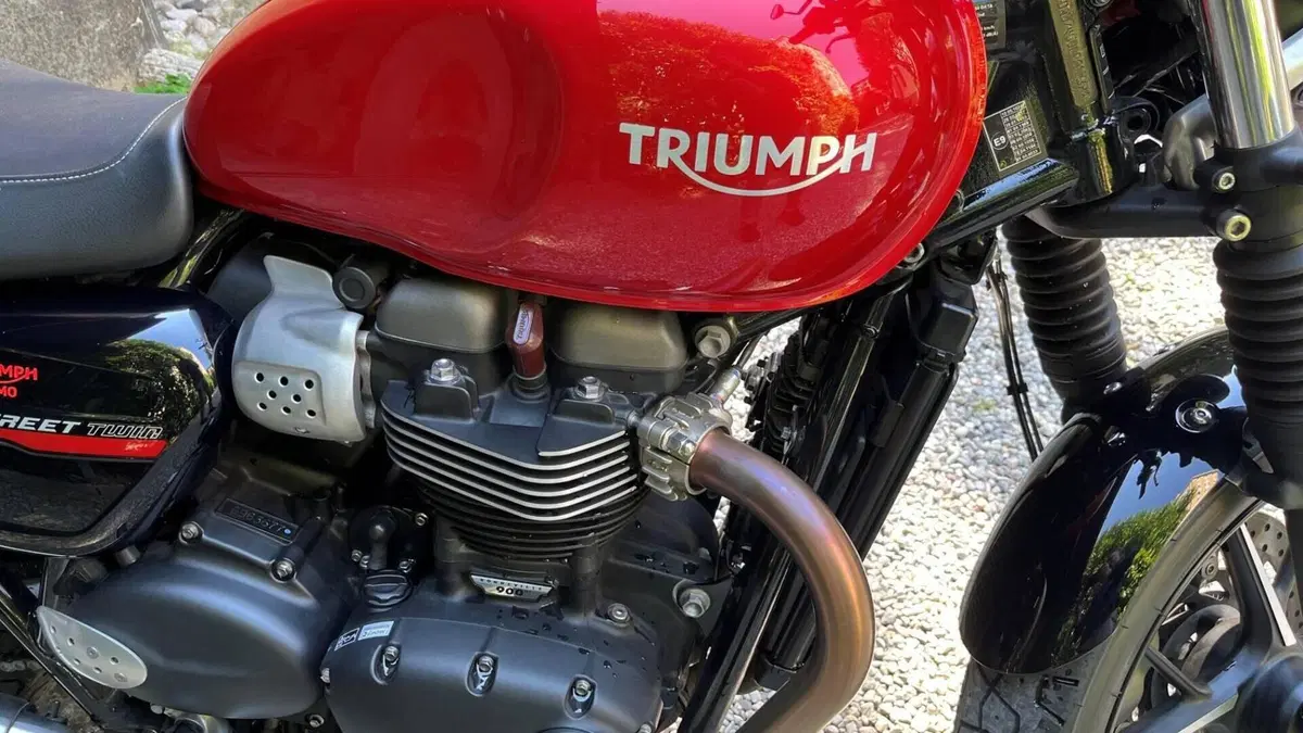 Triumph Street Twin 900 (2019 - 20)  (2)