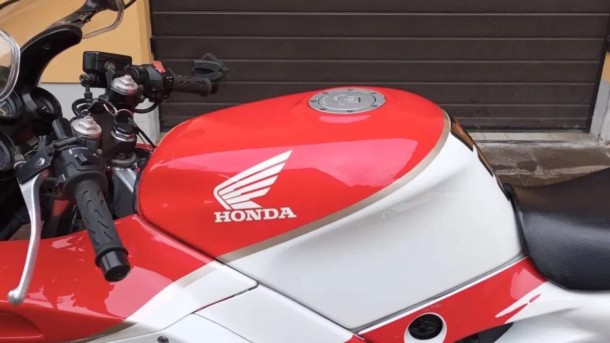 Honda   (8)