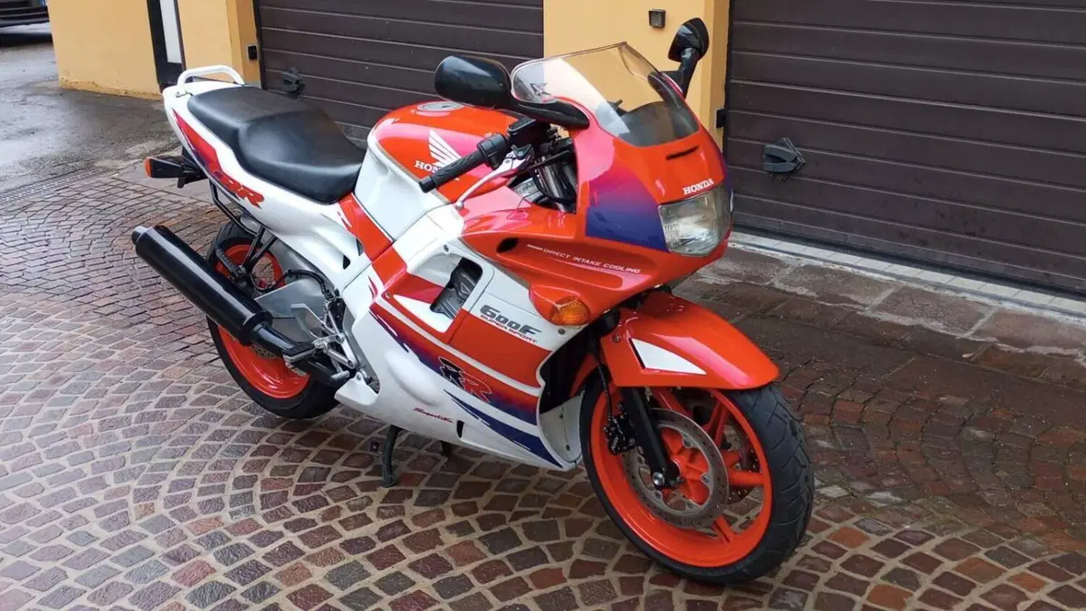 Honda   (19)