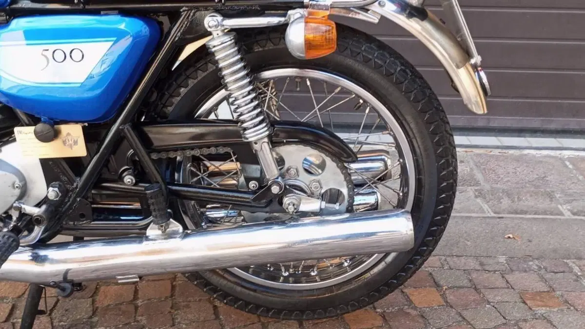 Kawasaki   (12)
