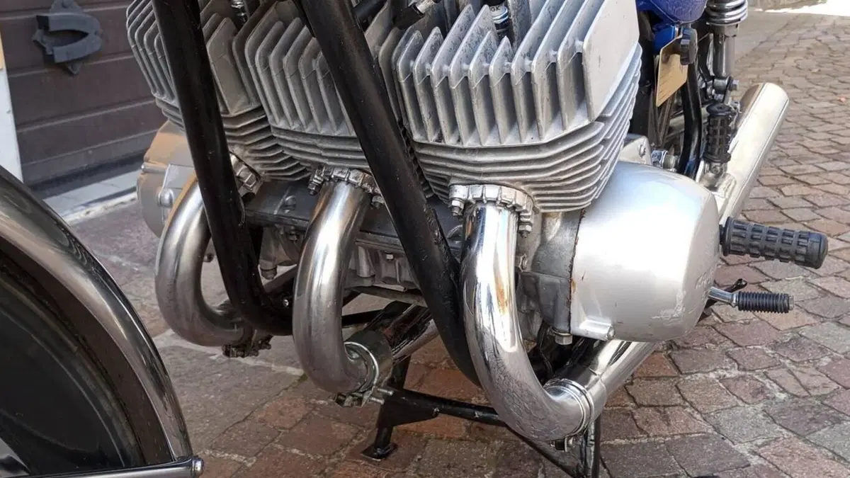 Kawasaki   (18)