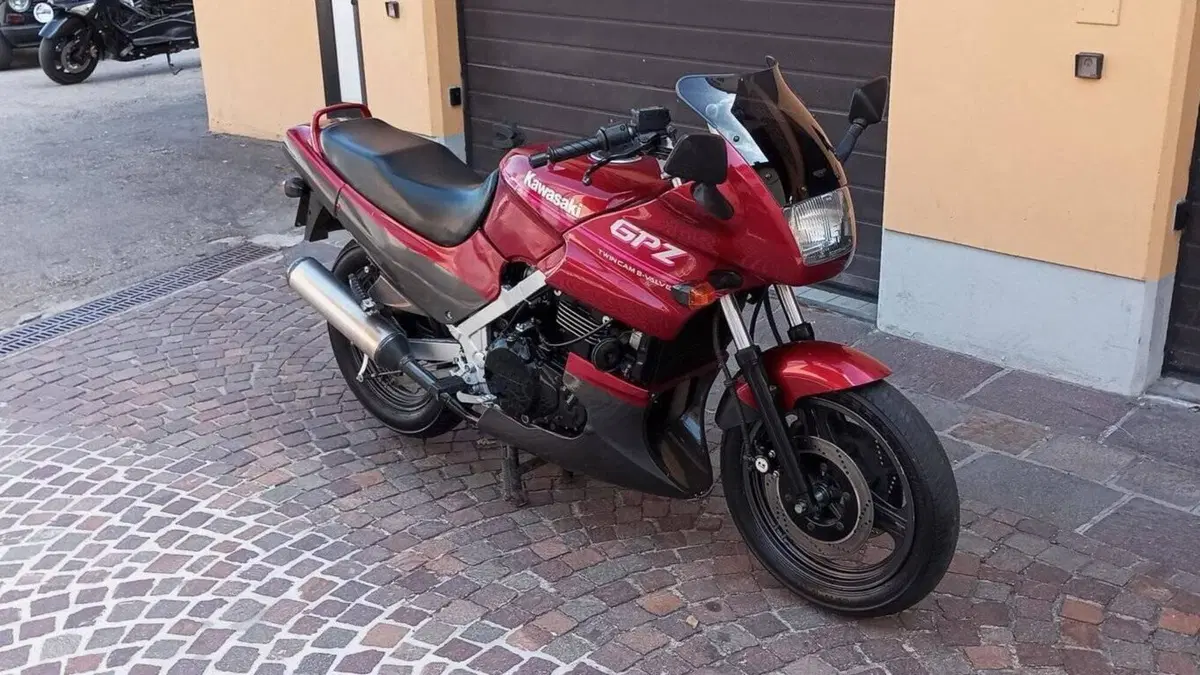Kawasaki   (15)
