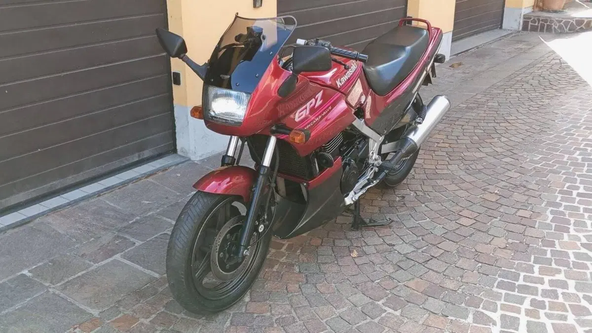 Kawasaki   (18)